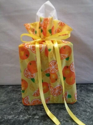 Naranjas y Limones sobre Tela de Algodón Amarillo Hecho a Mano Cuadrado Pañuelos Caja Cubierta Foto 1 de 2