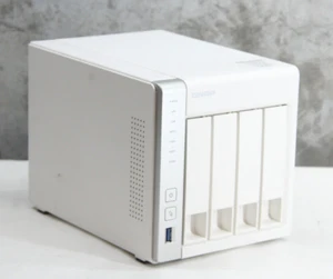 QNAP TS-431 4-kieszeniowy serwer NAS z 4x dyskami twardymi 2 TB (łącznie 8 TB) Przetestowany! -Brak zasilacza sieciowego - Zdjęcie 1 z 8