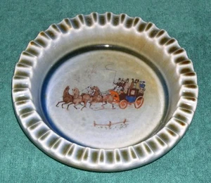 WADE CERAMICS - Large Porcelain Bowl, 6" Diameter, Horse-drawn Carriage - Picture 1 of 1