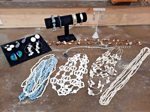 Lote de bisutería de sirena de colección a mod Beach Shell Boho 1+ lb. - Imagen 1 de 17