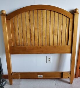 Ethan Allen Country Colors Twin Headboard in Excellent Condition!