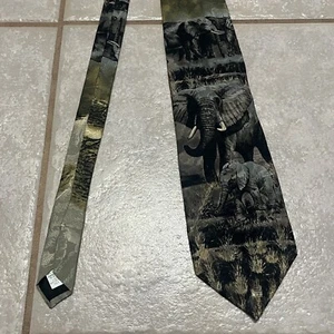 Vintage Wembley Elephant Endangered Species Neck Tie Made In USA 100% Silk - Picture 1 of 6