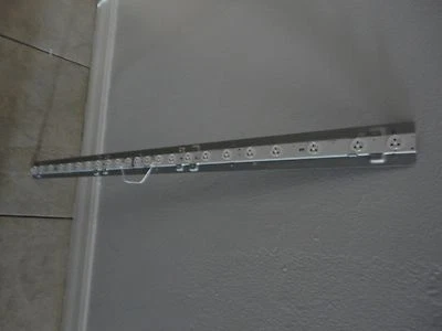 MONTAJE LÁMPARA LED MAGNAVOX UDULEDOSM015 & UDULEDOSM016 USADO EN PANEL LED U3AU0XH Foto 1 de 3