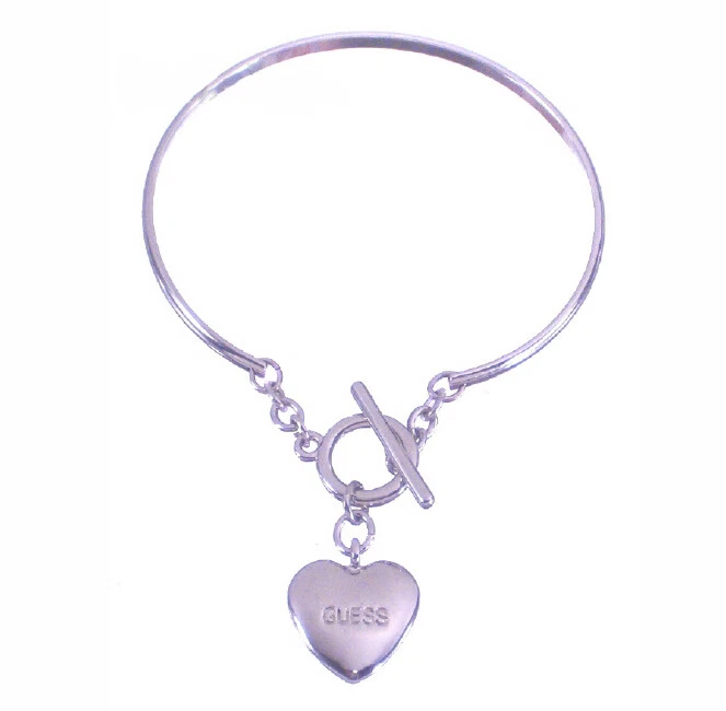 Pulsera Brazalete Guess Plata Grabado Logo Corazón Dije Logo Regalo Joyería Foto 1 de 1