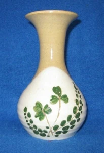O'NEILL WATERFORD POTTERY IRISH BUD VASE SIGNED BY O'NEIL IRELAND - Picture 1 of 7