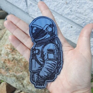 Astronaut iron-on reflective embroidered patch - Picture 1 of 5