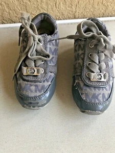Michael Kors Lil Milano Child’s Size 8 Grey MK Logo Toddler Shoes - Picture 1 of 9