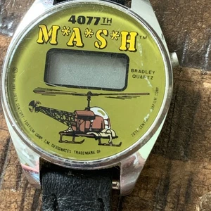 Vintage 1982 MAS*H 4077th Digital LCD Watch by Bradley Helicopter Graphic Rare - Bild 1 von 8