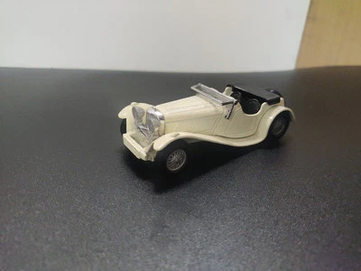 MATCHBOX MODEL YESTERYEAR Y1 SS 100 JAGUAR RARE ISSUE 1 SMALL SIDE LIGHTS /SUMP  - Image 1 of 2