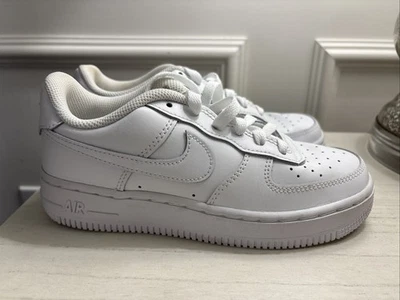 Кроссовки Nike Air Force 1 LE (GS) — белые — для мальчиков размер 3,5 года — носились один раз - Изображение 1 из 4