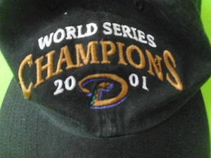 ARIZONA DIAMONDBACK WORLD SERIES CHAMPIONS BASEBALL CAP-2001-BLACK/GOLD/WHITE - Picture 1 of 4