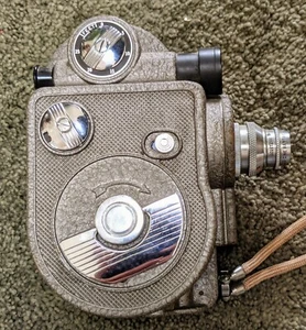 REVERE EIGHT Model 88 Vintage 8MM Movie Camera original parts,works - Picture 1 of 4