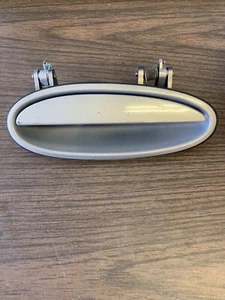 2001 Chevrolet Malibu Right Rear Exterior Door Handle 10254838  - Picture 1 of 10