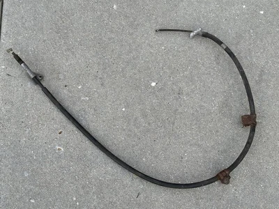 Cable de freno de estacionamiento de emergencia del lado del conductor trasero izquierdo OEM Lexus IS300 2001-2005 Foto 1 de 4