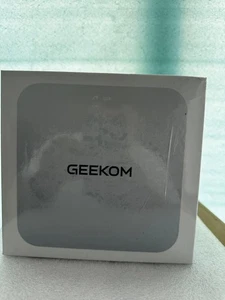 GEEKOM A6 Mini PC, AMD Ryzen 7 6800H, 32GB DDR5 RAM, 1TB SSD, Windows 11 Pro - Afbeelding 1 van 2