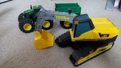 Camiones de juguete con tractor John Deere Tonka Digger Foto 1 de 4