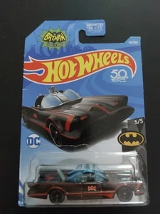 Hot Wheels Batmobile Serie TV, Nera con riflessi rossi, nuova in confezione - Foto 1 di 3