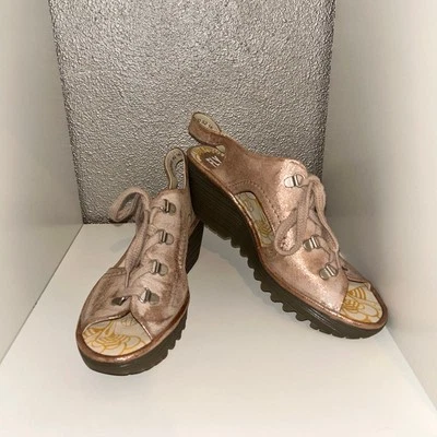 Fly London Luna Rose Festival Preppy Verano Cuero Dorado Con Cordones Plataforma Cuña Foto 1 de 4