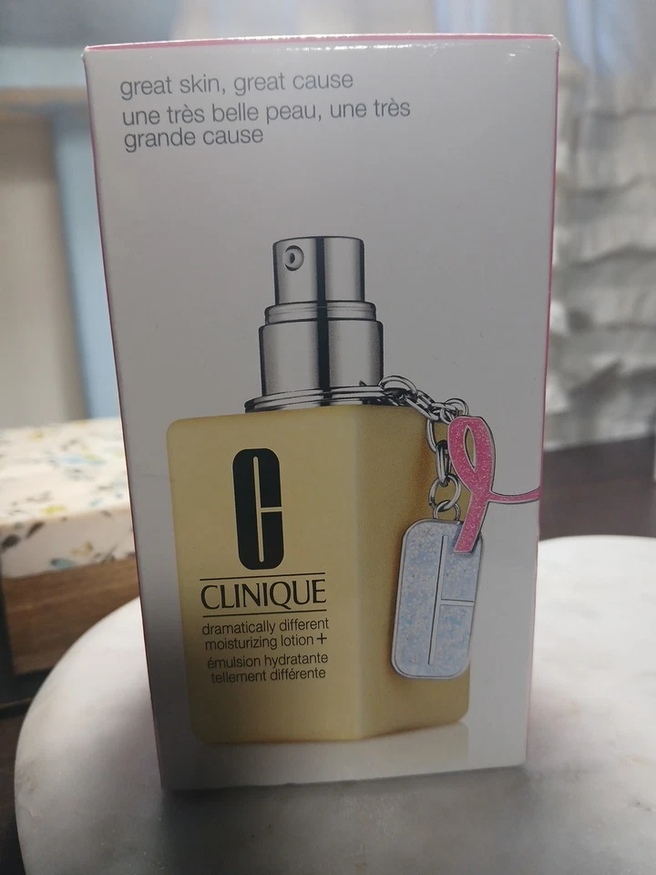 Clinique Dramatically Different Moisturizing Lotion+ 6.7 oz 2/ Keychain Breast C - Image 1 of 1