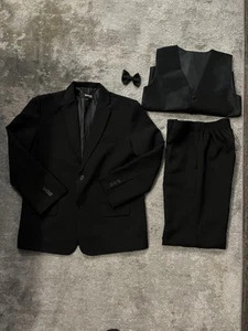 Gino Giovanni Formal Suit Size 14 Boys Blazer Jacket, Vest, Pants plus Bowtie - Picture 1 of 9