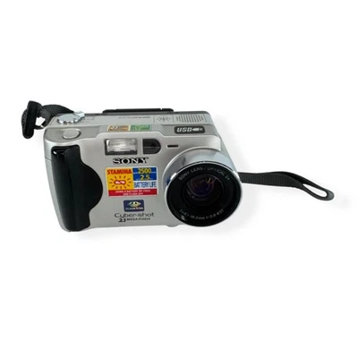 Vintage Sony Cyber-shot DSC-S50 Digital Camera 2.1MP Made in Japan LCD Zoom - Image 1 of 4