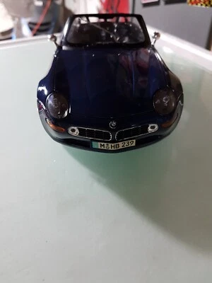 Maisto BMW Z8  1/18 - Immagine 1 di 4