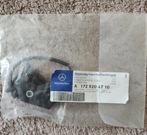 MERCEDES OEM A 172 820 47 10 Limit Switch R172 SLC R172 SLK - Picture 1 of 3