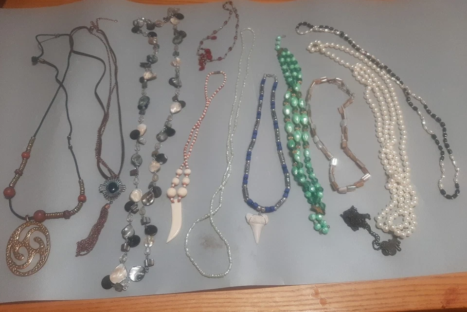 Moda y Bisutería Collar Lote de 12 Piezas Materiales Surtidos Foto 1 de 4