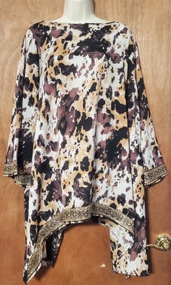 Top fluido manga campana larga estampado vaca borde dorado mordedura de tiburón talla grande 1X (14/16) Foto 1 de 4