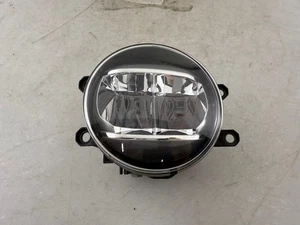 OEM | 2015 - 2019 Toyota Land Cruiser LED Fog Light (Left/Driver) - Bild 1 von 10