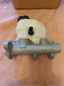 Gm 19209247 Master Cylinder - Picture 1 of 10