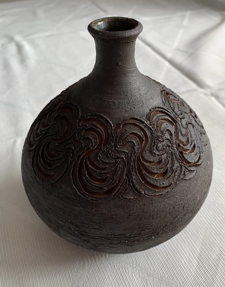 Sehr Schöne Alte Verzierte Tonvase Handarbeit getöpfert braun Höhe 11 cm vintage - Bild 1 von 4