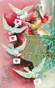 Postal de San Valentín 1907 en relieve niña palomas llevar cartas corazones amor y devoción - Imagen 1 de 2