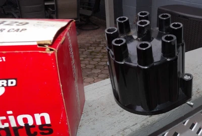 Крышка распределителя DR-429 V8 Chevy AMC Buick Cadillac IHC Olds Pontiac США НОВАЯ - Изображение 1 из 4