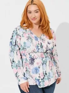 Torrid Babydoll Georgette Pintuck Top Bluse weiß blau rosa Blumenmuster Größe 3 22 24 - Bild 1 von 5