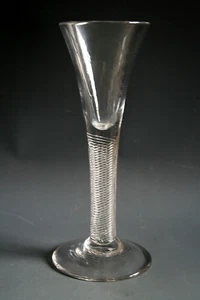 Englisches Weinglas aus dem 18. Jahrhundert mit mehrsträngigem Air Twist Stiel - Bild 1 von 4