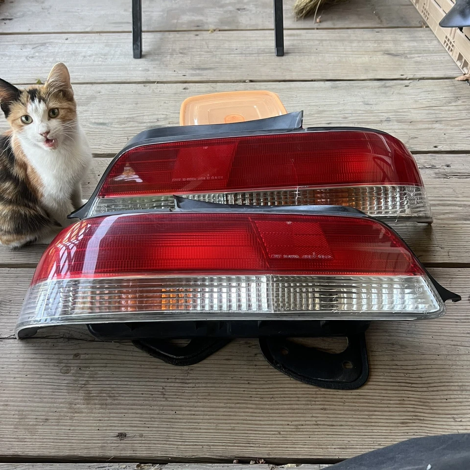 Par de luces traseras traseras de fábrica OEM para Honda Prelude 1997-2001 izquierda derecha Foto 1 de 4