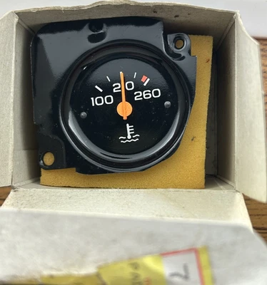NOS GM 16137863  CHEVY GMC PICKUP TRUCK 1980-1991 DASH COOLANT TEMPERATURE GAUGE - Image 1 of 4