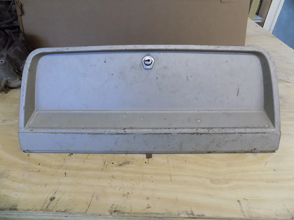 Chevrolet C10 1964 guantera original con bisagra, 1965 1966 C20 C30 C40 C50 C60 Foto 1 de 4