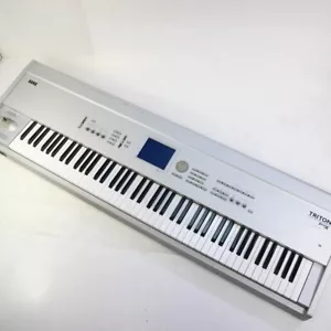 KORG TRITON PRO X 88 Keys MUSIC WORKSTATION KEYBOARD - Picture 1 of 7