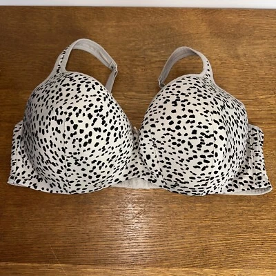 Sujetador Cacique ligeramente acolchado cobertura completa talla 46DD con aros estampado animal manchado Foto 1 de 4