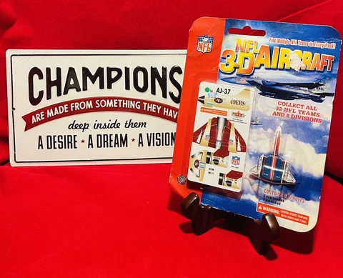 Brand New Sealed NFL 3-D Aircraft Collectible Models (6-pack) Cover
