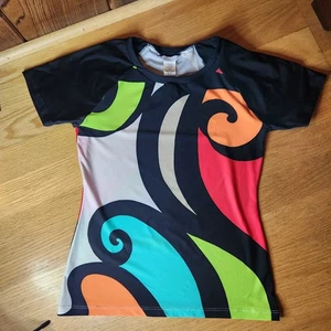 Trina Turk Tunic Size M Black Abstract Swirls Short Sleeve Form Fit - Picture 1 of 7