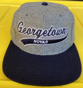 De colección años 90 Georgetown Hoyas Escritura de Inicio SnapBack Sombrero Gorra 100% Lana Melton - Imagen 1 de 11