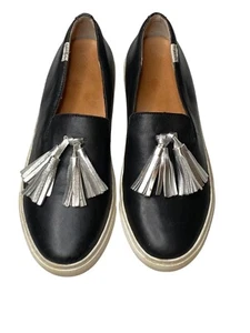 Zapatillas sin cordones Sylvia Noster con borlas plateadas para mujer talla 8 cuero negro - Imagen 1 de 12