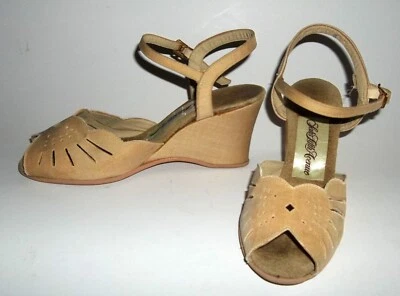 Vtg Saks Fifth Avenue Tan Canvas Wedge Heels Open Toe Strappy Shoes Sz 5 - Image 1 of 4