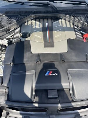 Крышка двигателя с воздухозаборниками для BMW X5-X6 M серии 2009-2014 годов выпуска от оригинального производителя - Изображение 1 из 4