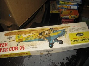 Complete Piper Super Cub 95 Balsa Plane Kit by Guillow's from 1960s - Started - Picture 1 of 3