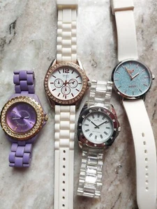 Lot Of 4 Quartz Watches All Running - Geneve, Roxy, Anne Klein, Etc - Picture 1 of 7