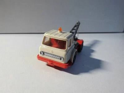 WIKING 1:87 International Mietitrice Carro Attrezzi, Avorio/Rosso - Immagine 1 di 4
